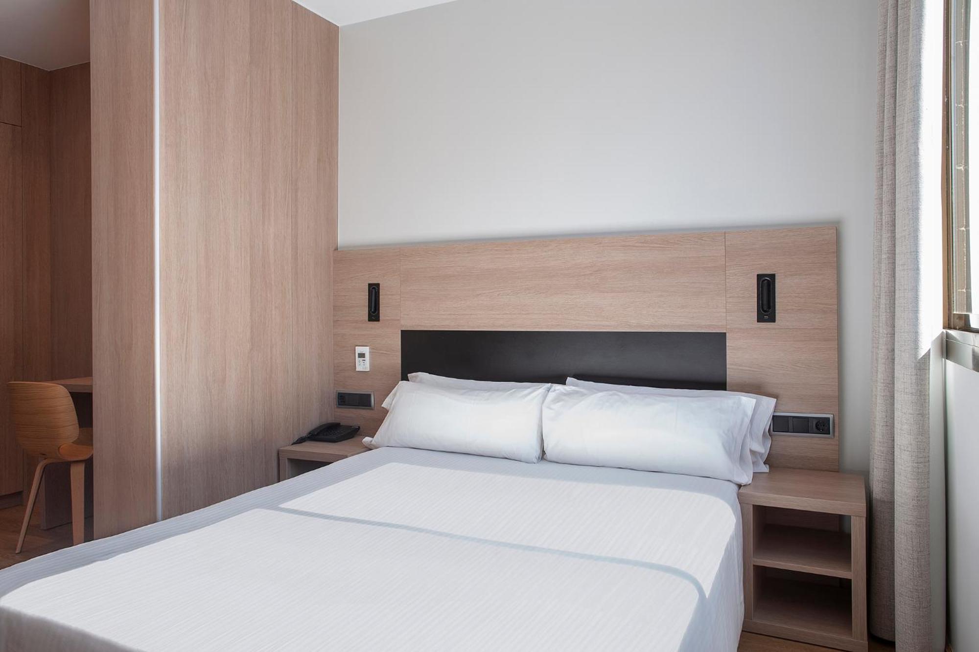 Hotel Lleó Barcelona Buitenkant foto
