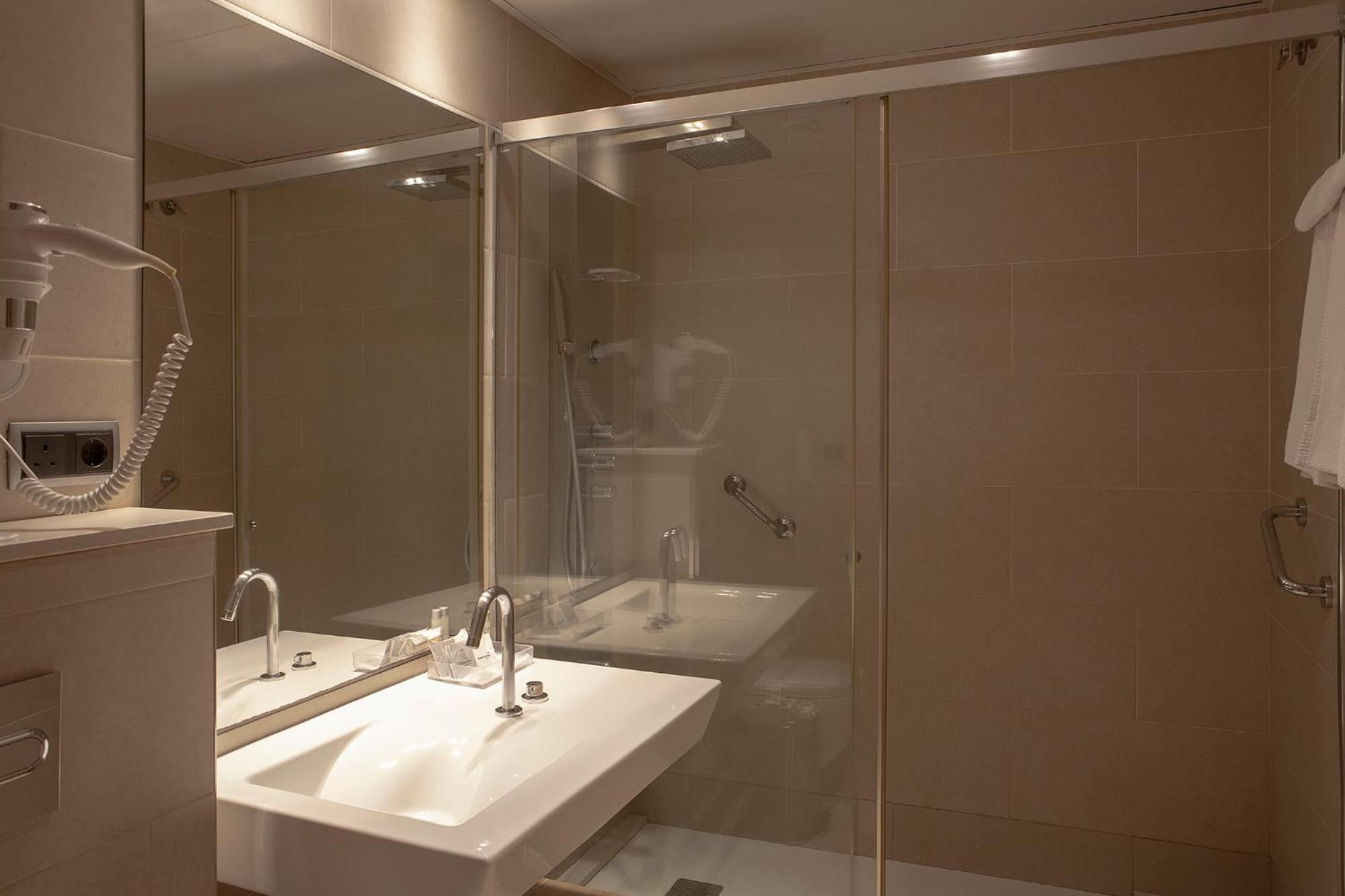 Hotel Lleó Barcelona Buitenkant foto