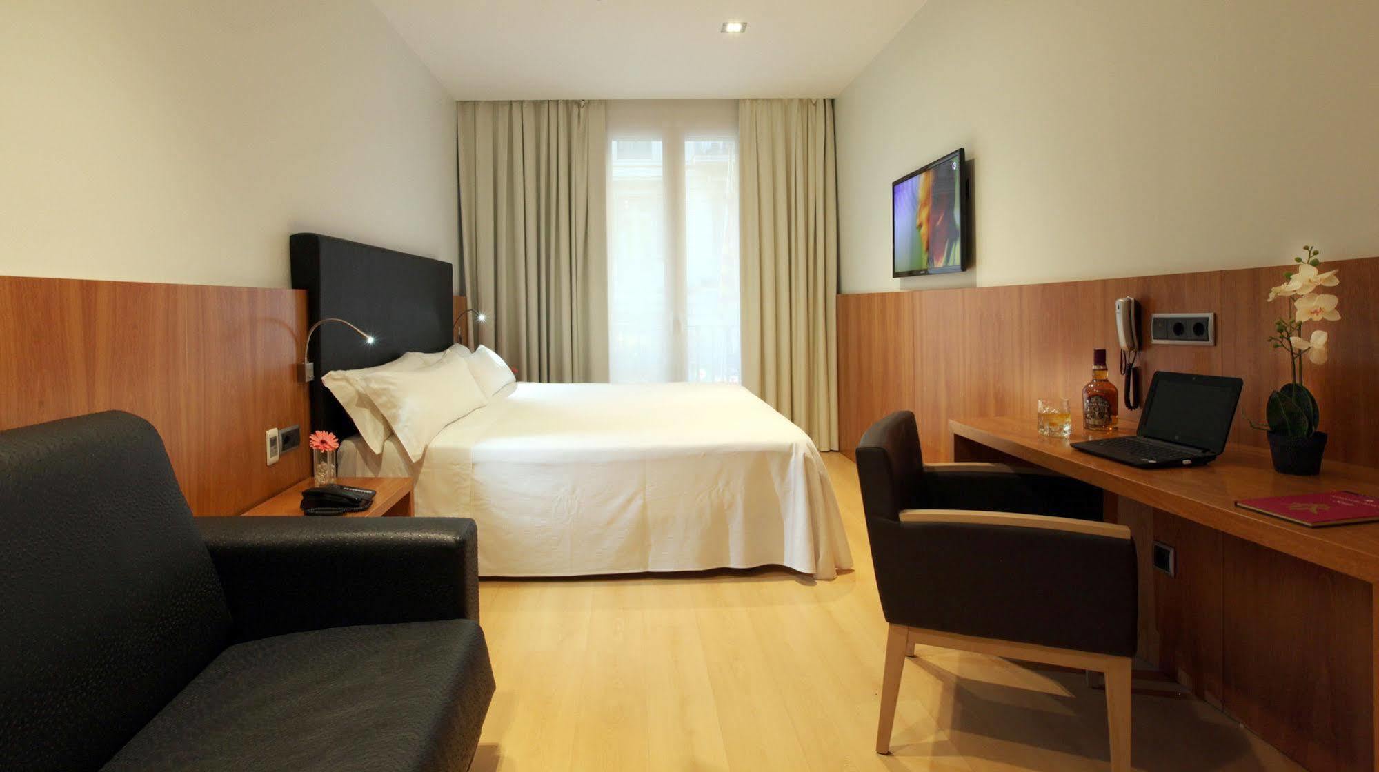 Hotel Lleó Barcelona Buitenkant foto