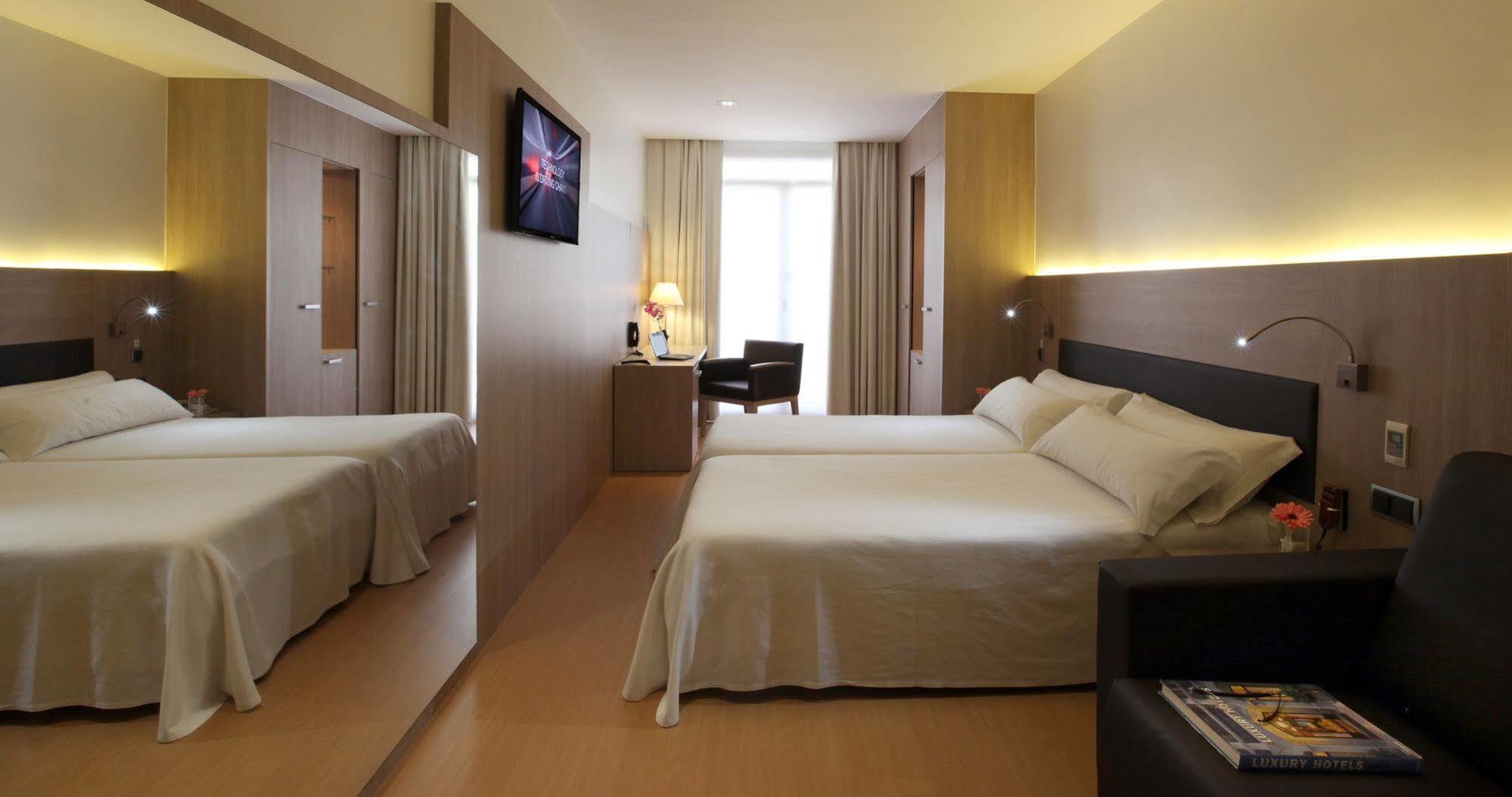 Hotel Lleó Barcelona Buitenkant foto